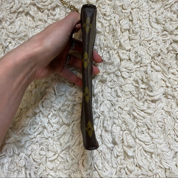 Louis Vuitton Monogram Bucket Pouch 23 - Picture 5 of 12